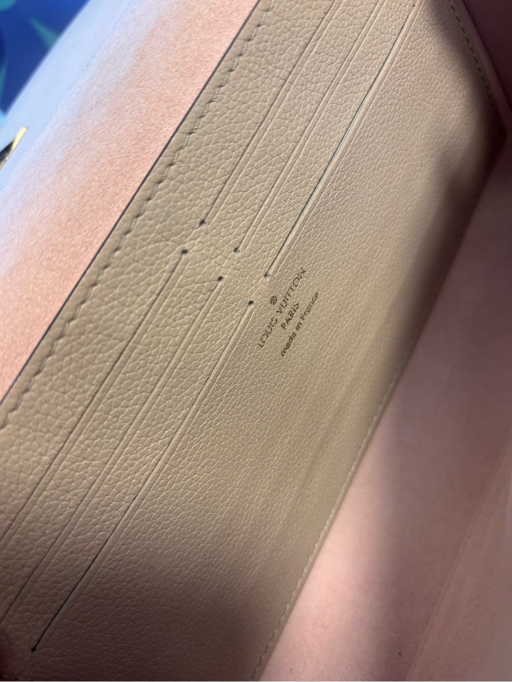Gorgeous Louis Vuitton Lockme Greige Sold - Picture 15 of 16